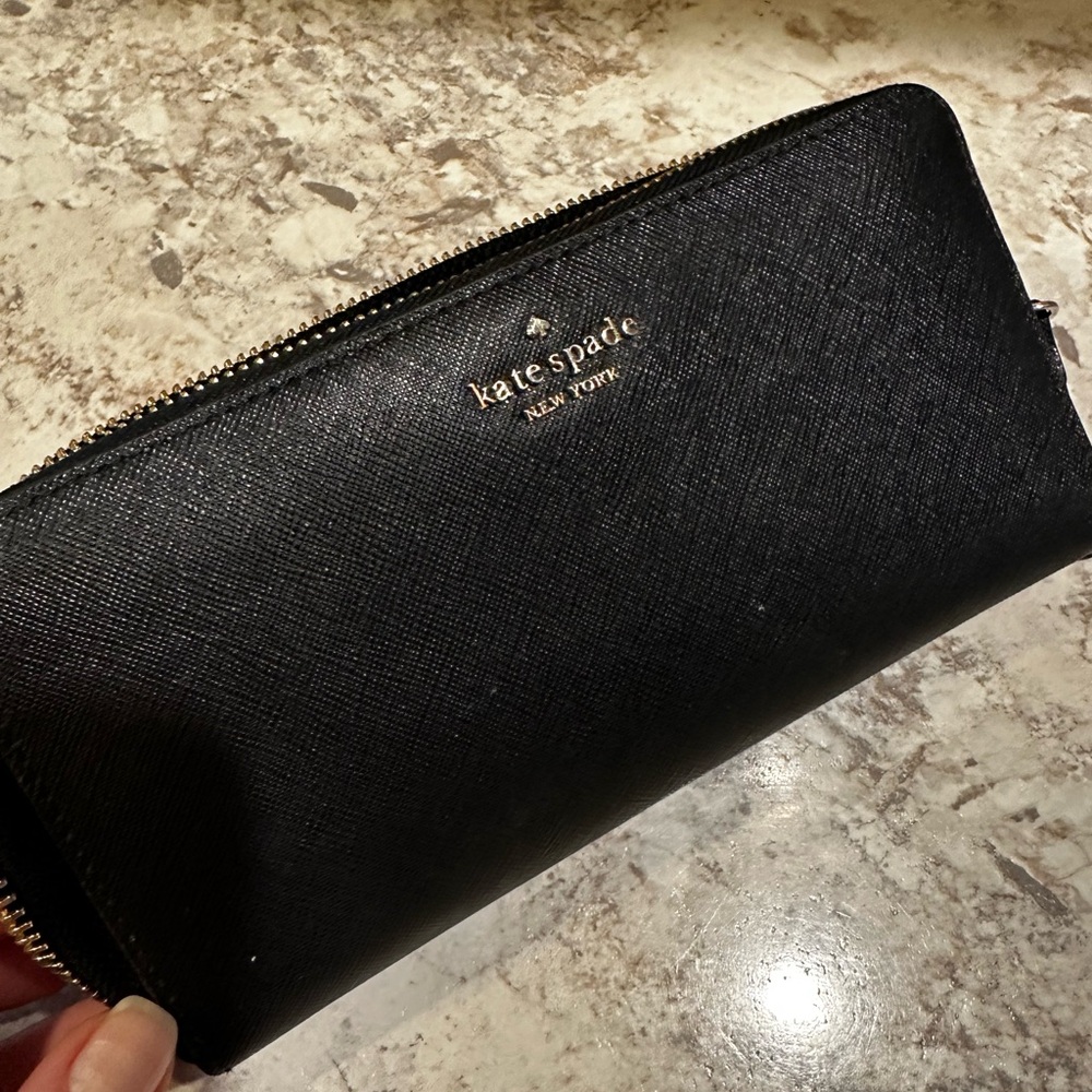 Kate Spade Saffiano Leather Continental Full Zip Wallet black with gold hardware - Picture 2 of 5